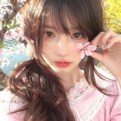 蜜桃女孩